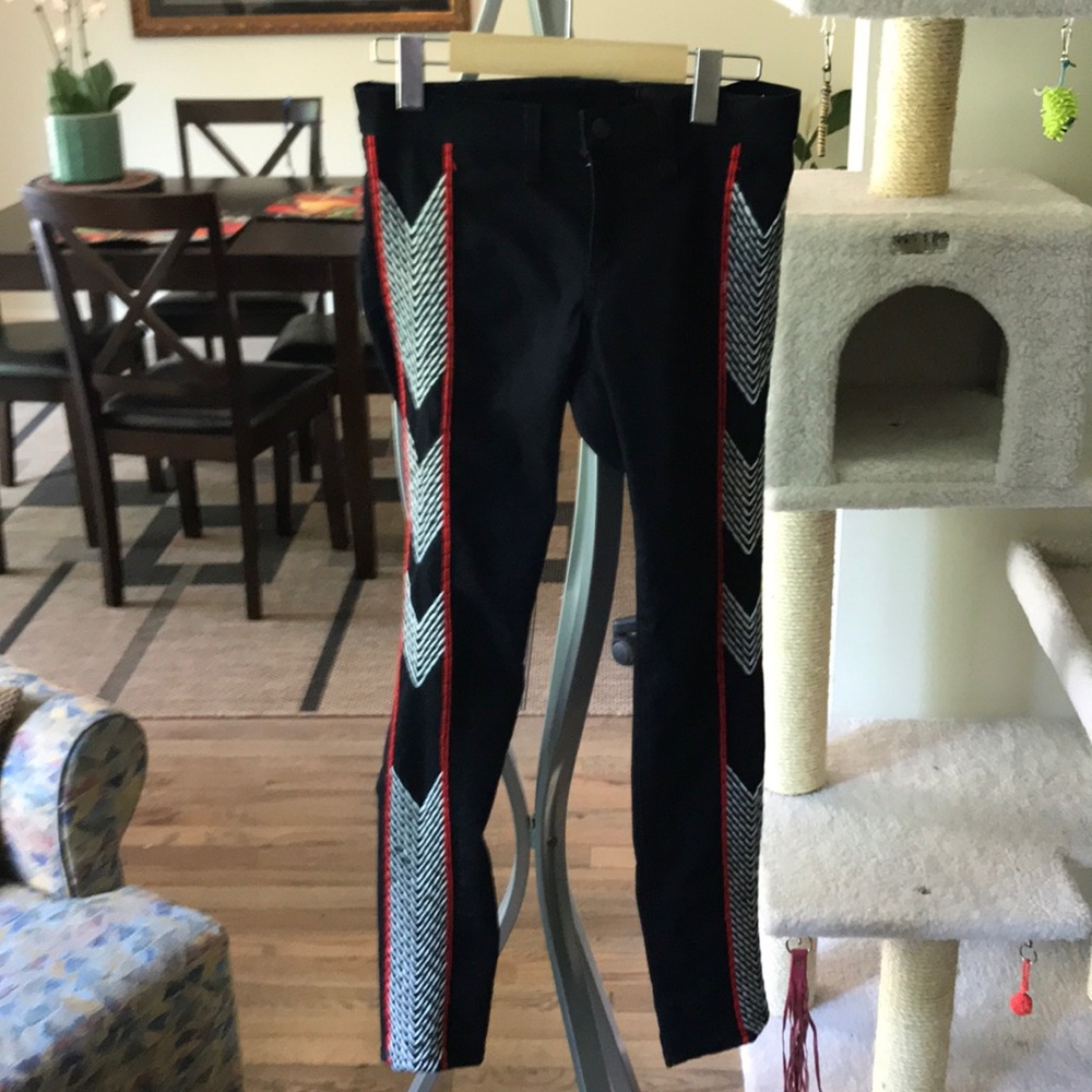 Cool Rag&Bone skinny embroidered jeans. 26x28